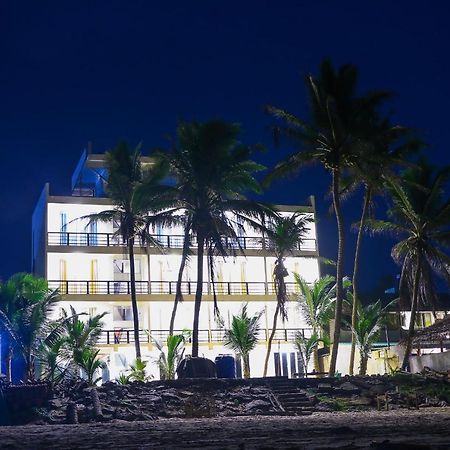 Ocean Edge Hikka Hotel Hikkaduwa Buitenkant foto