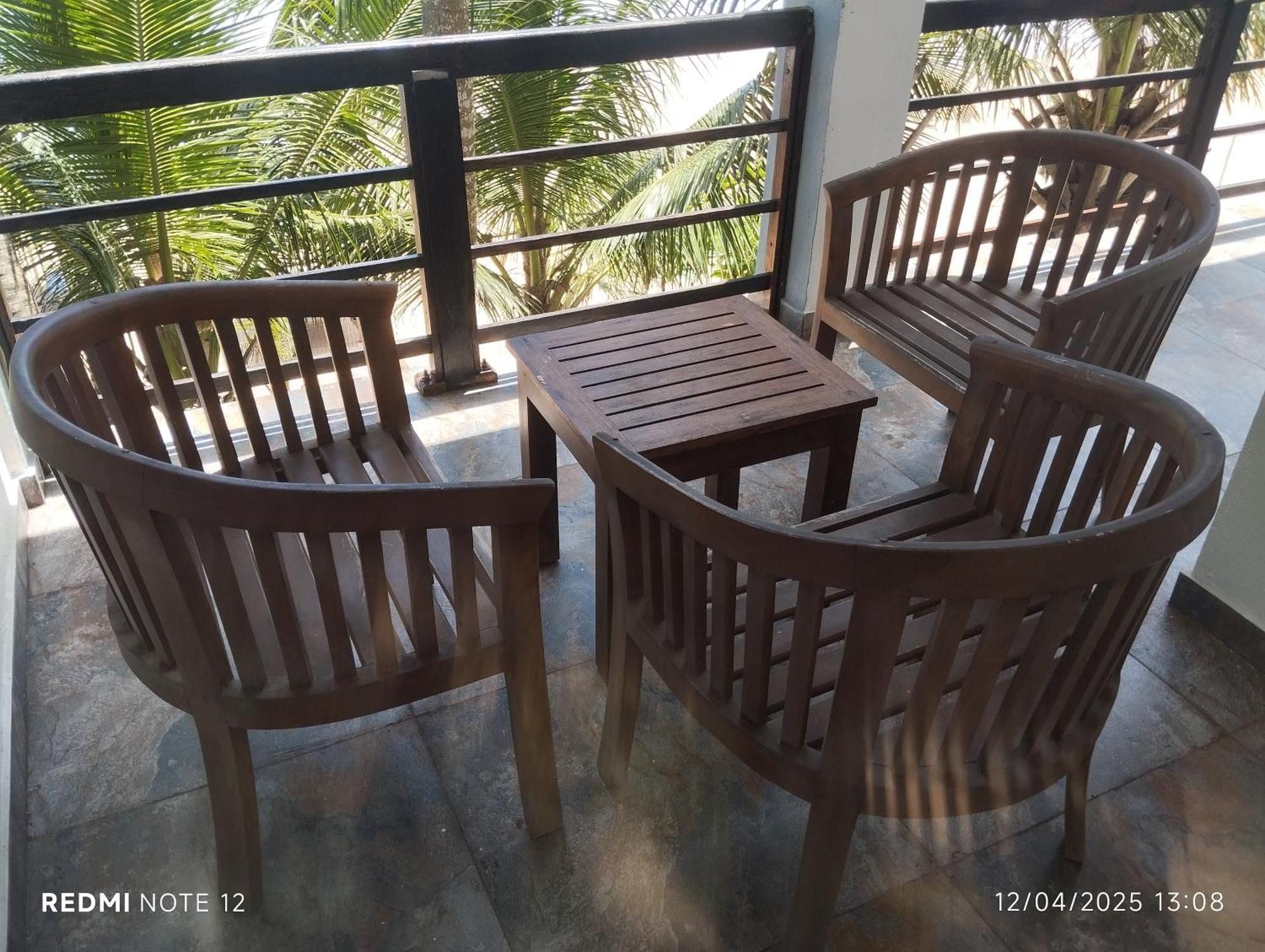 Ocean Edge Hikka Hotel Hikkaduwa Buitenkant foto