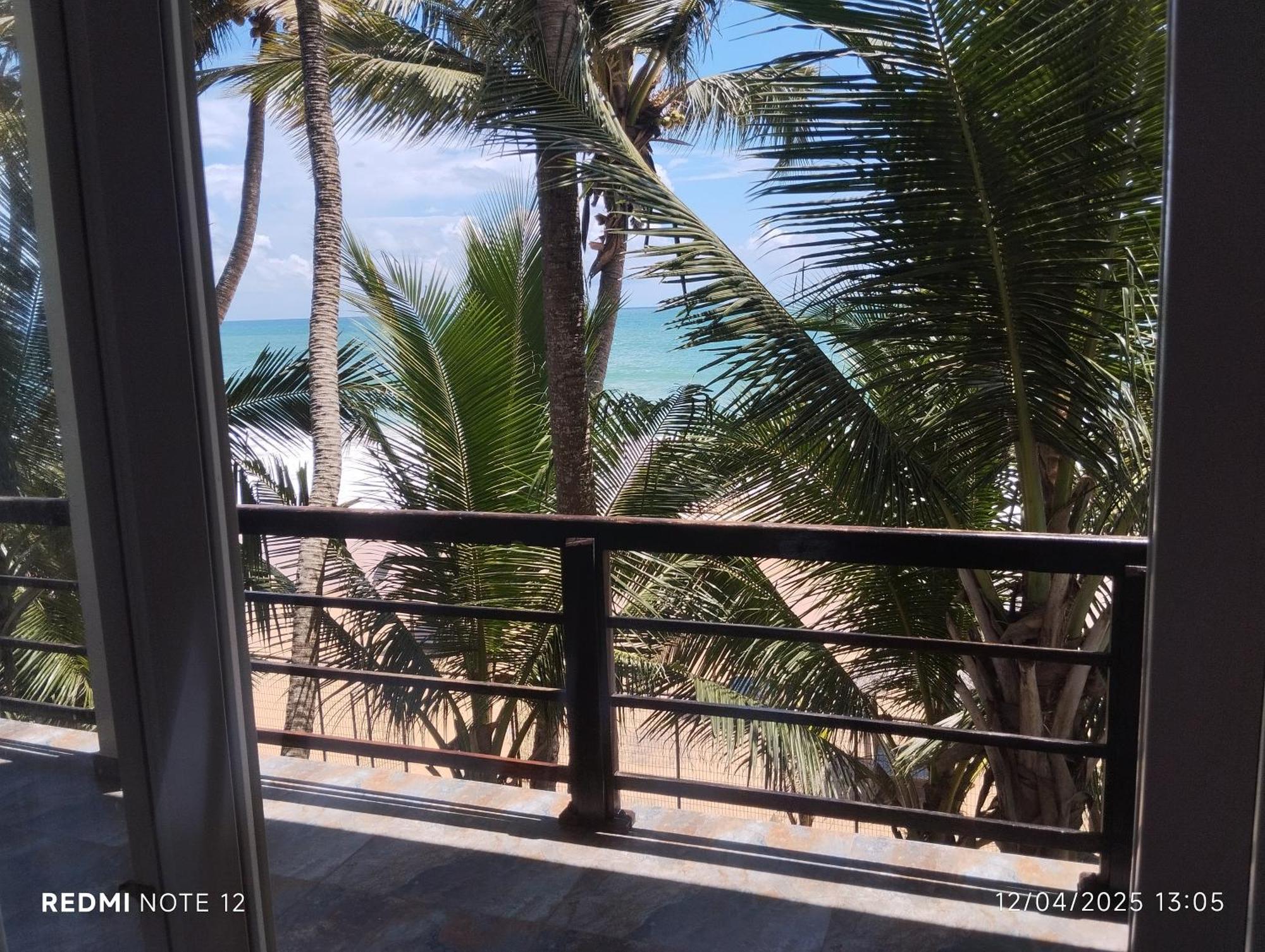 Ocean Edge Hikka Hotel Hikkaduwa Buitenkant foto