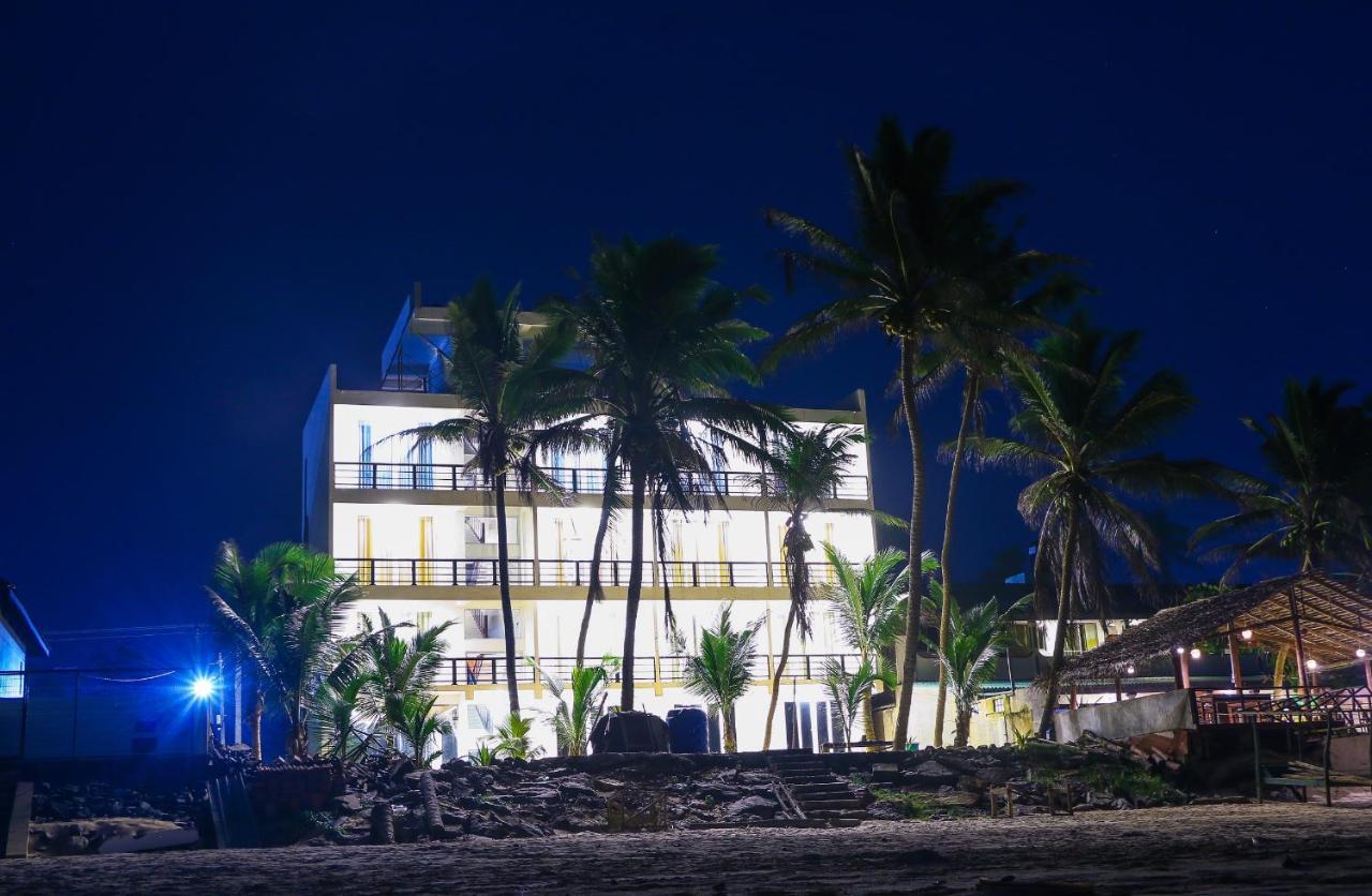 Ocean Edge Hikka Hotel Hikkaduwa Buitenkant foto