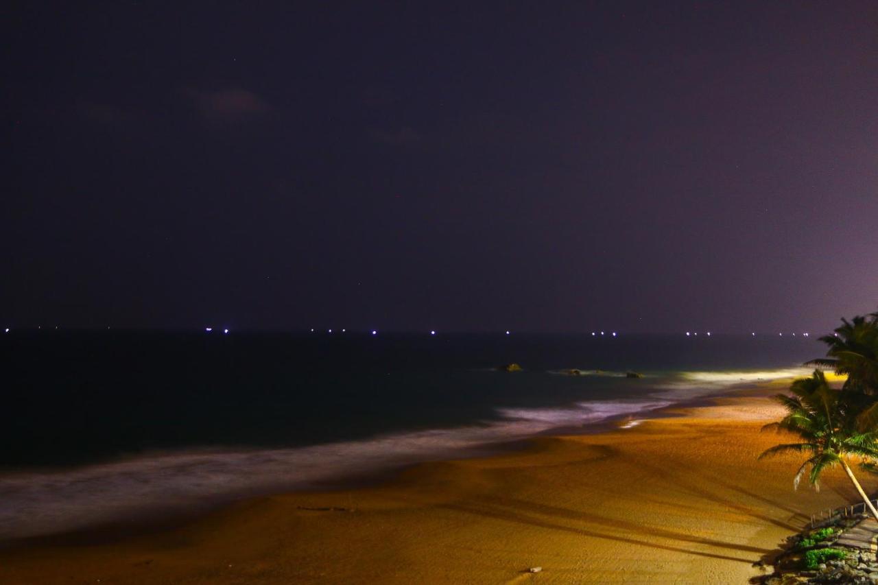 Ocean Edge Hikka Hotel Hikkaduwa Buitenkant foto